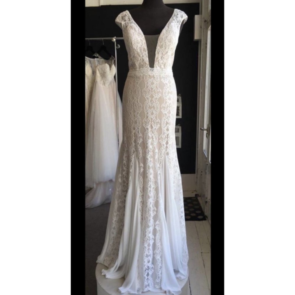 Nadia F117 by Wilderly Brides by Allure